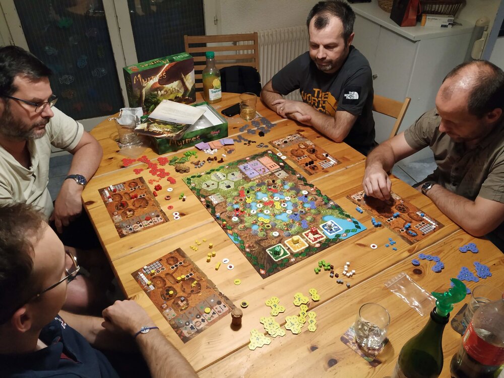 Myrmes_partie-scaled.thumb.jpg.fffc2d38c2c276eaf35afb730bc3bc5e.jpg